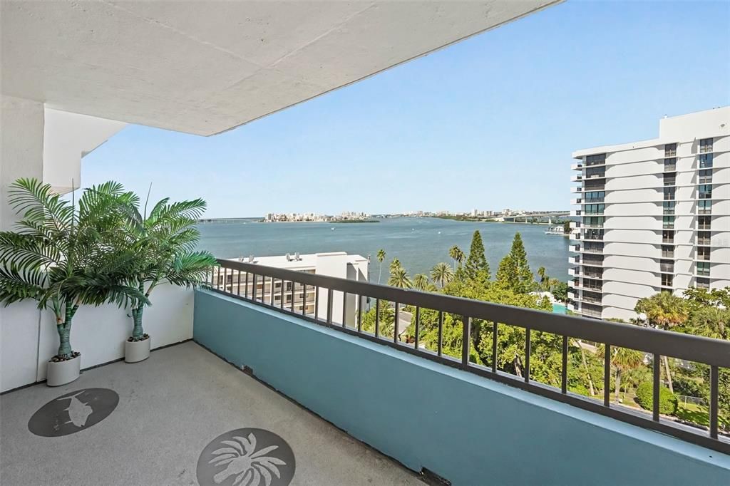 For Sale: $265,000 (1 beds, 1 baths, 1010 Square Feet)