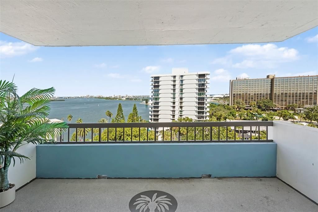 For Sale: $265,000 (1 beds, 1 baths, 1010 Square Feet)