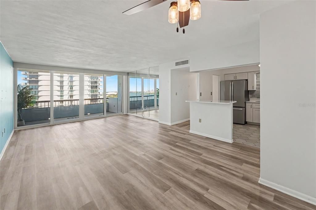 For Sale: $265,000 (1 beds, 1 baths, 1010 Square Feet)