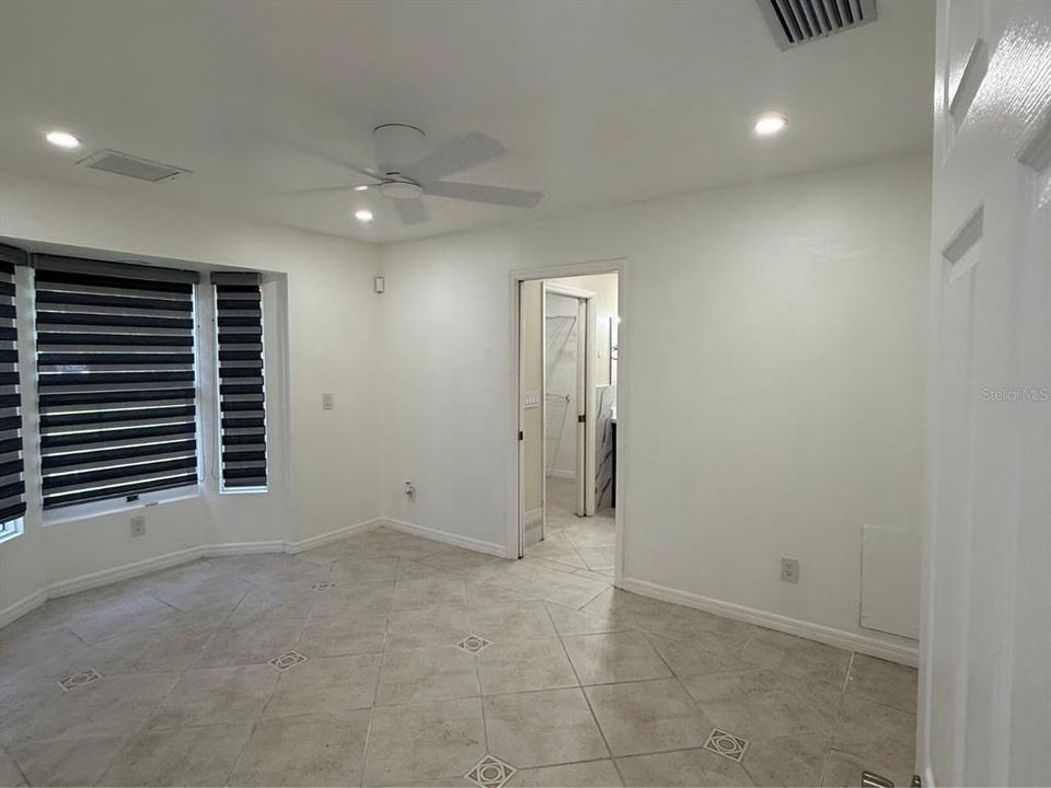 En Venta: $699,000 (4 camas, 3 baños, 1814 Pies cuadrados)