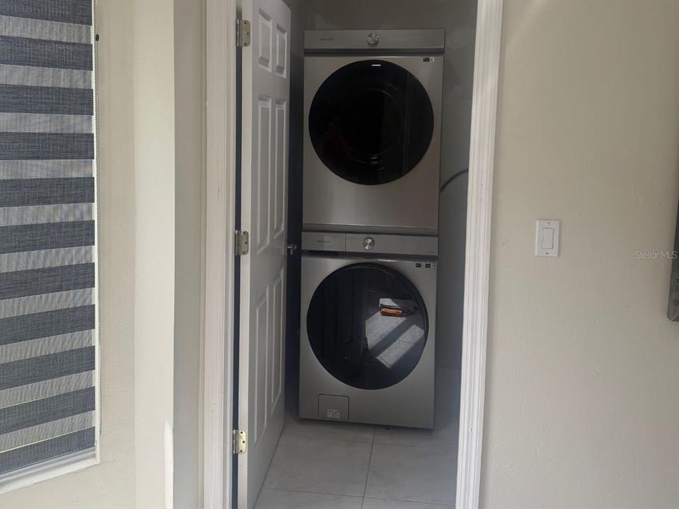 En Venta: $699,000 (4 camas, 3 baños, 1814 Pies cuadrados)
