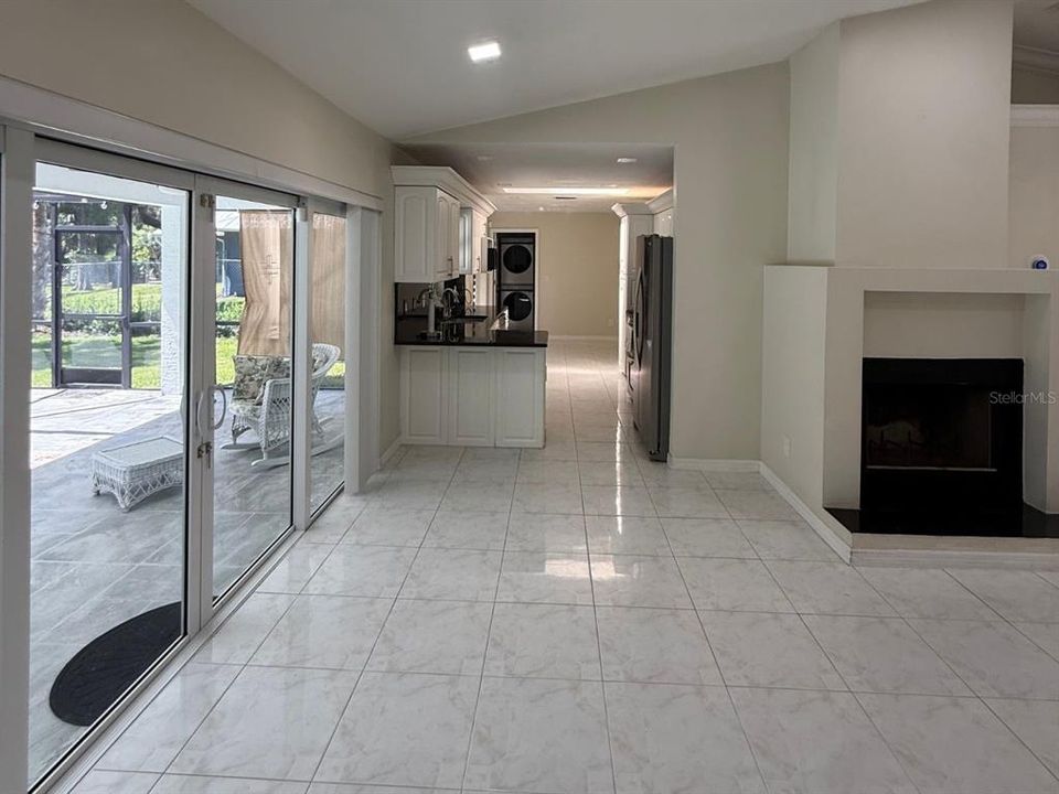 En Venta: $699,000 (4 camas, 3 baños, 1814 Pies cuadrados)