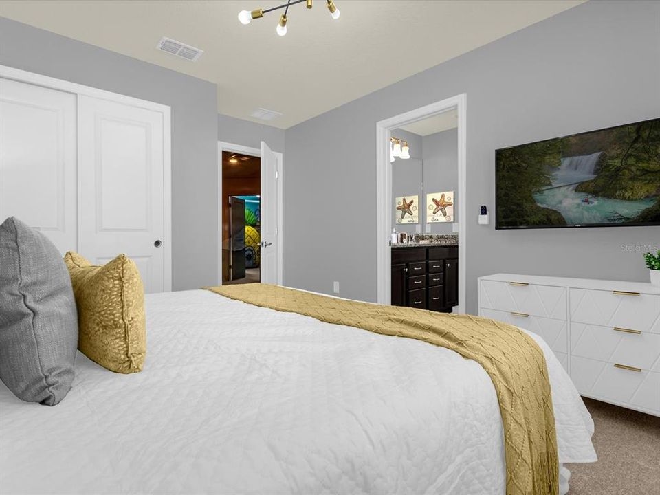 待售: $999,000 (10 贝兹, 8 浴室, 4399 平方英尺)