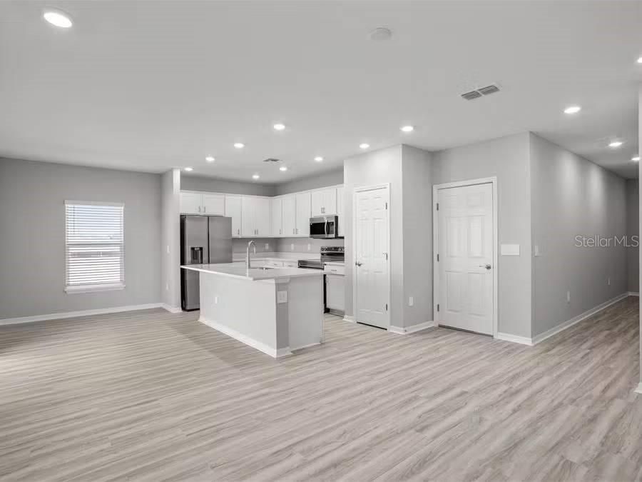 For Sale: $289,900 (3 beds, 2 baths, 1568 Square Feet)