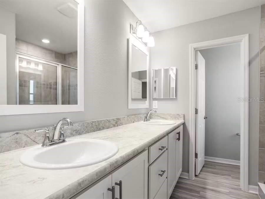 For Sale: $289,900 (3 beds, 2 baths, 1568 Square Feet)