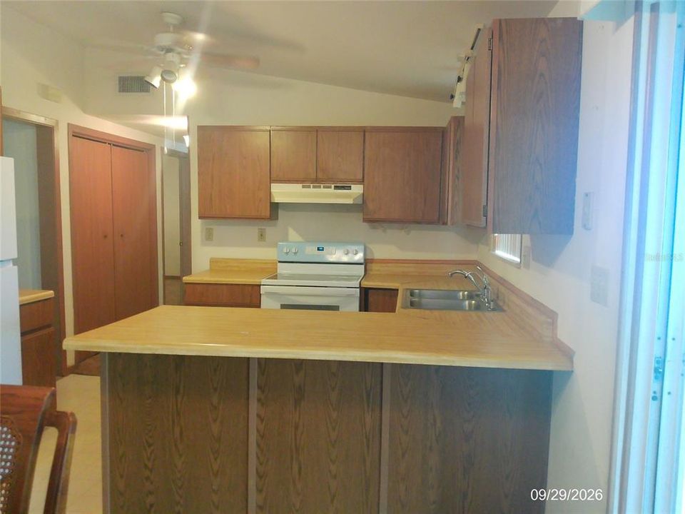 На продажу: $149,900 (3 спален, 2 ванн, 1200 Квадратных фут)