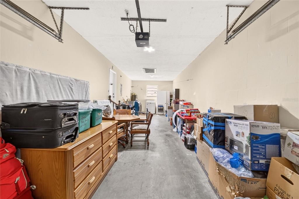 For Sale: $149,900 (2 beds, 2 baths, 1369 Square Feet)