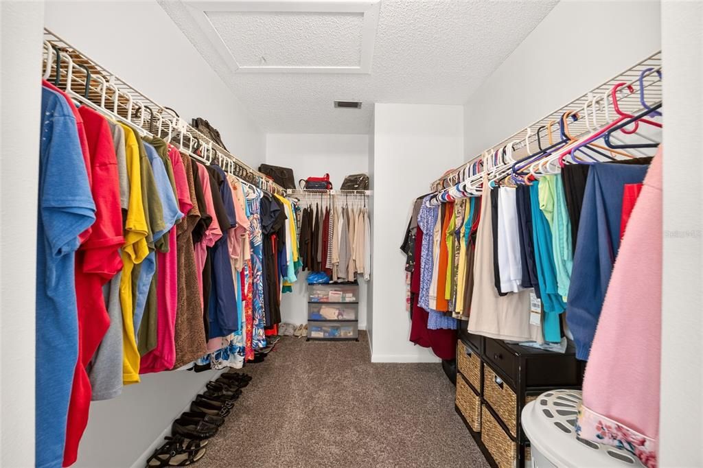 For Sale: $149,900 (2 beds, 2 baths, 1369 Square Feet)
