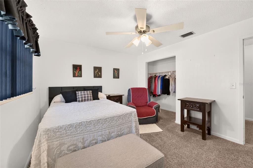 For Sale: $149,900 (2 beds, 2 baths, 1369 Square Feet)