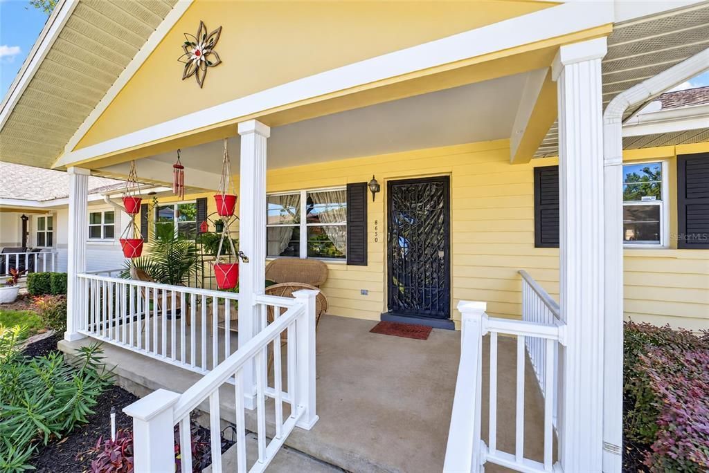 For Sale: $149,900 (2 beds, 2 baths, 1369 Square Feet)
