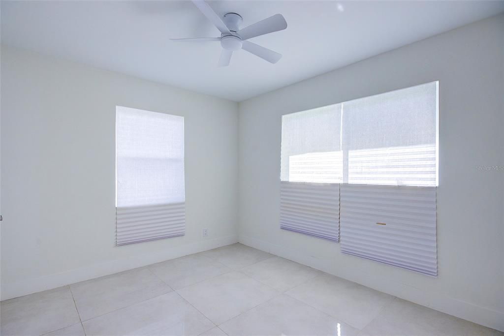 En Venta: $394,950 (3 camas, 2 baños, 927 Pies cuadrados)