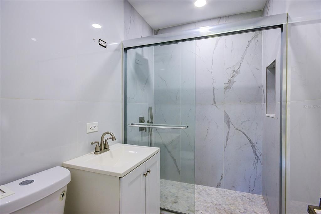 En Venta: $394,950 (3 camas, 2 baños, 927 Pies cuadrados)