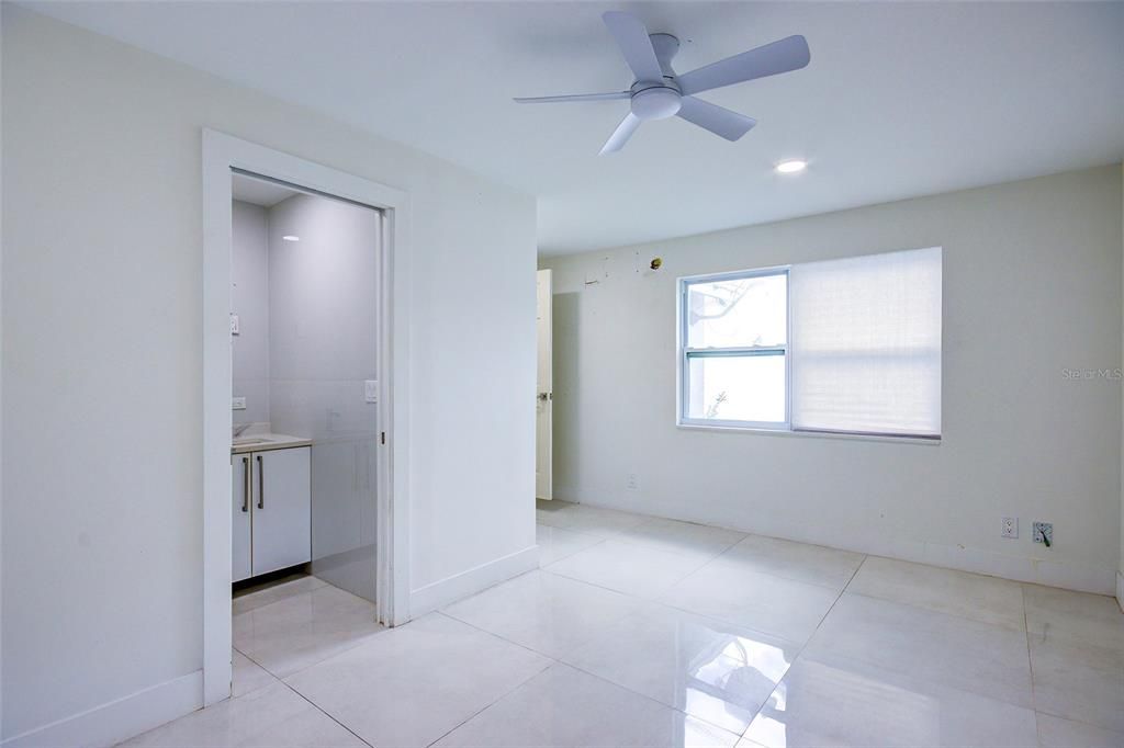 En Venta: $394,950 (3 camas, 2 baños, 927 Pies cuadrados)