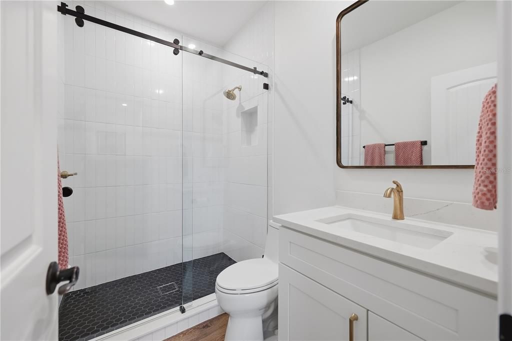 На продажу: $1,699,000 (6 спален, 5 ванн, 5056 Квадратных фут)