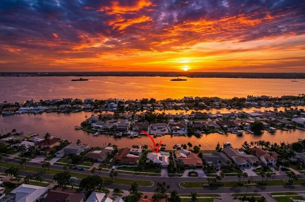 На продажу: $2,100,000 (3 спален, 3 ванн, 2914 Квадратных фут)