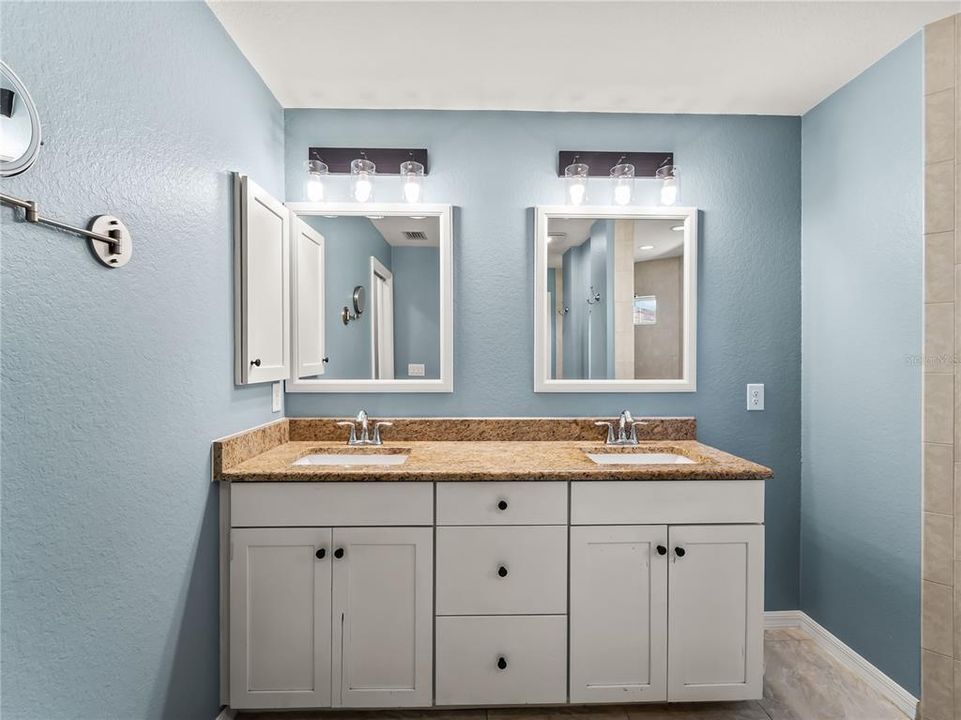 For Sale: $469,900 (3 beds, 2 baths, 1859 Square Feet)