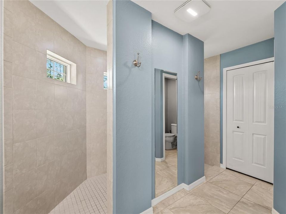 For Sale: $469,900 (3 beds, 2 baths, 1859 Square Feet)