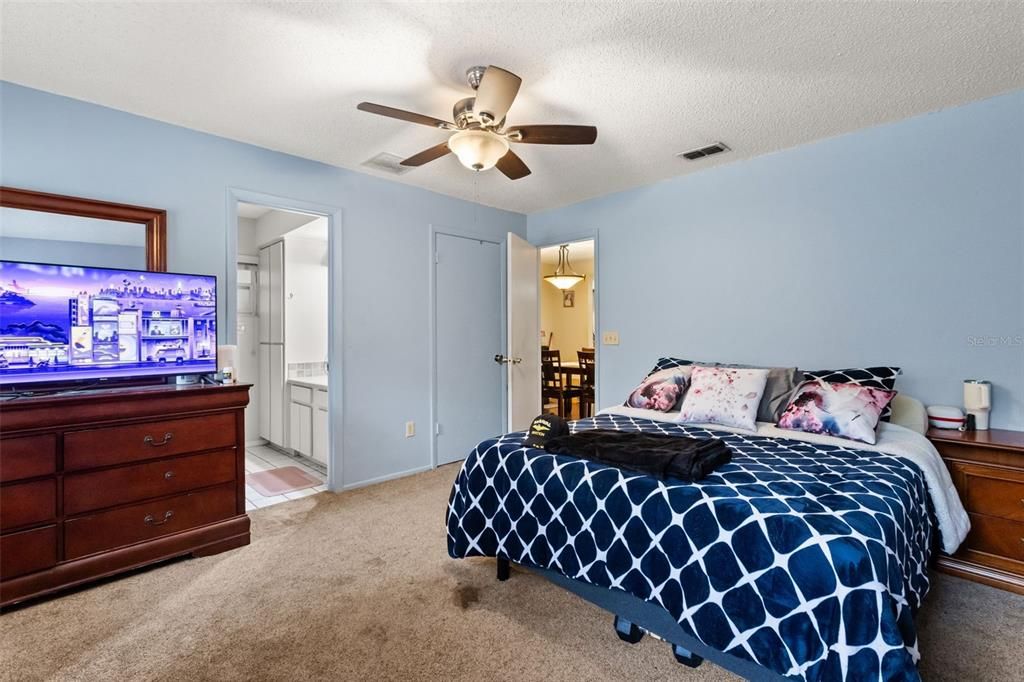 For Sale: $425,000 (3 beds, 2 baths, 1504 Square Feet)