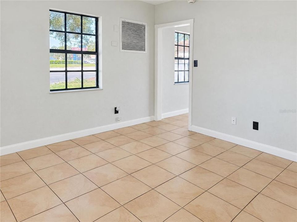 待售: $275,000 (2 贝兹, 1 浴室, 672 平方英尺)