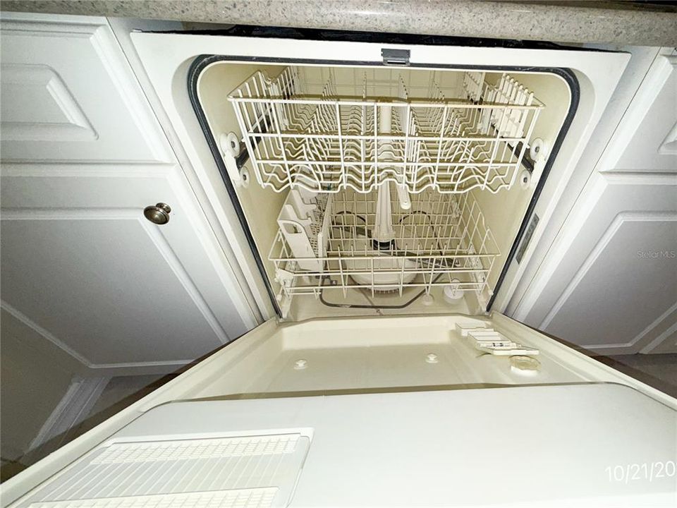 For Sale: $35,000 (2 beds, 2 baths, 1087 Square Feet)