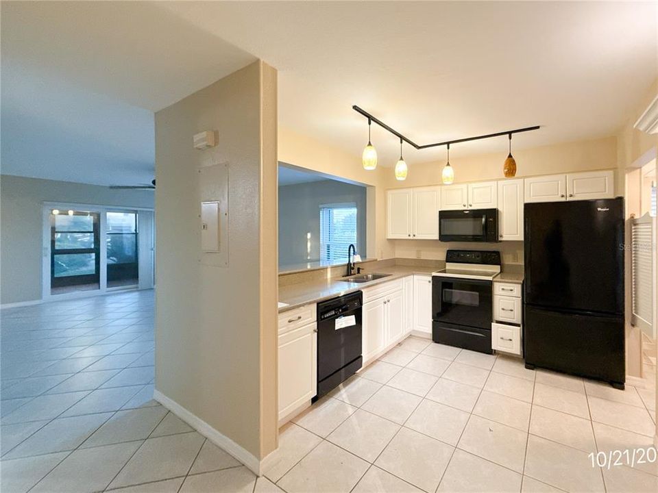 For Sale: $35,000 (2 beds, 2 baths, 1087 Square Feet)