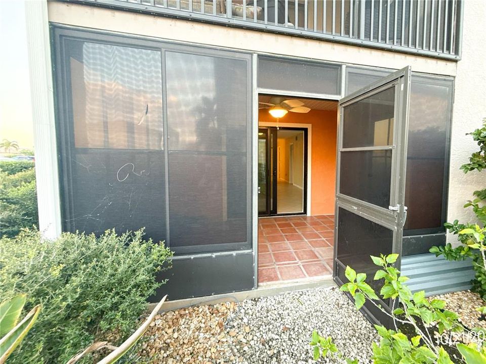 For Sale: $35,000 (2 beds, 2 baths, 1087 Square Feet)