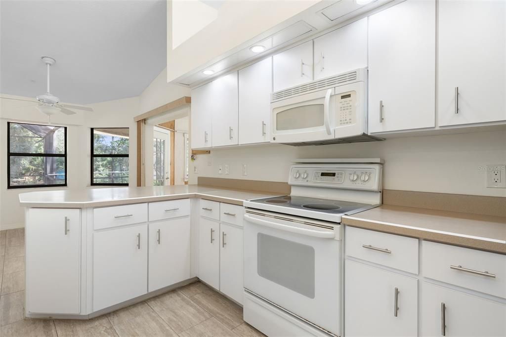 На продажу: $359,000 (3 спален, 2 ванн, 1850 Квадратных фут)