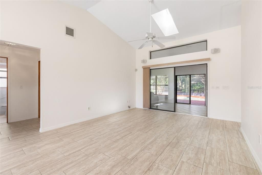 На продажу: $359,000 (3 спален, 2 ванн, 1850 Квадратных фут)