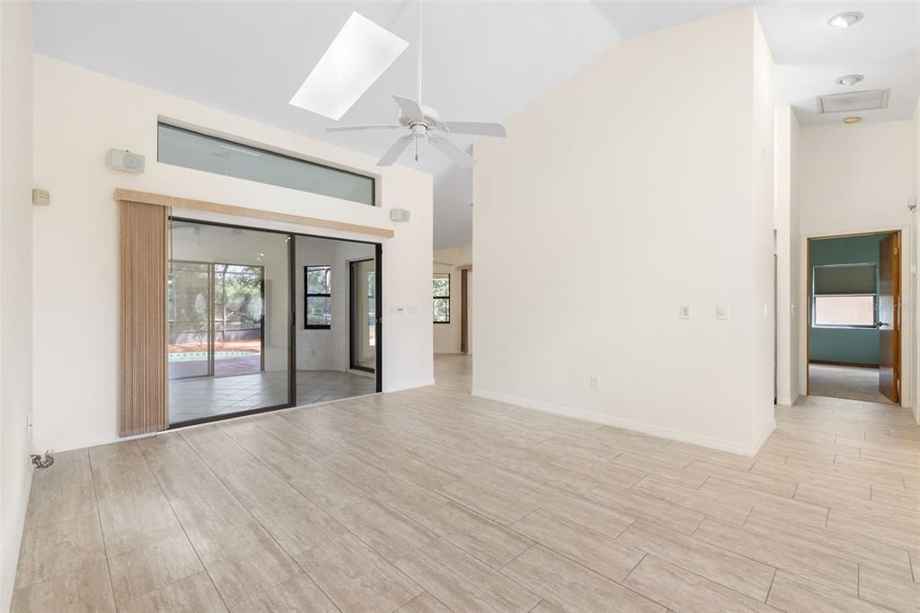 На продажу: $359,000 (3 спален, 2 ванн, 1850 Квадратных фут)