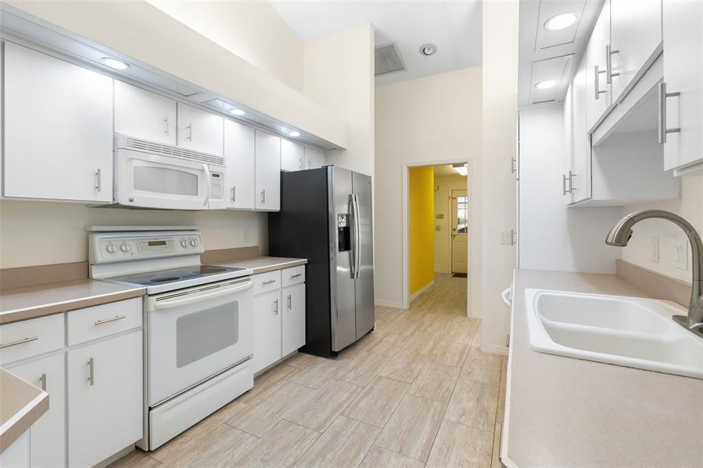 На продажу: $359,000 (3 спален, 2 ванн, 1850 Квадратных фут)