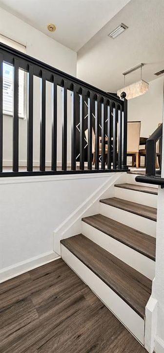 For Sale: $325,000 (3 beds, 2 baths, 1864 Square Feet)