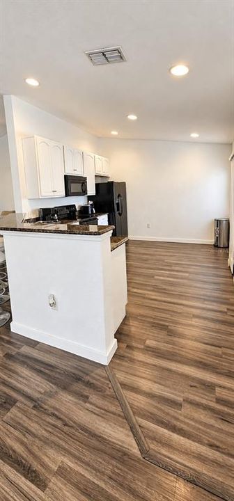 For Sale: $325,000 (3 beds, 2 baths, 1864 Square Feet)