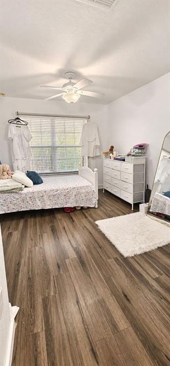 For Sale: $325,000 (3 beds, 2 baths, 1864 Square Feet)