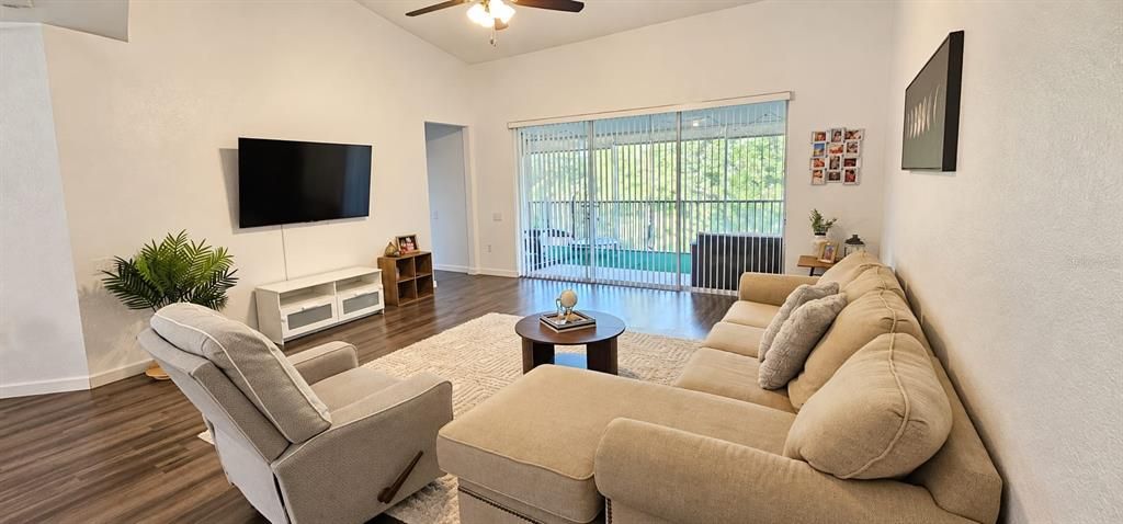 For Sale: $325,000 (3 beds, 2 baths, 1864 Square Feet)