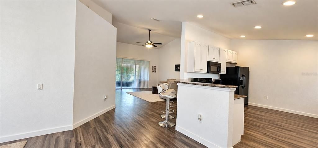 For Sale: $325,000 (3 beds, 2 baths, 1864 Square Feet)