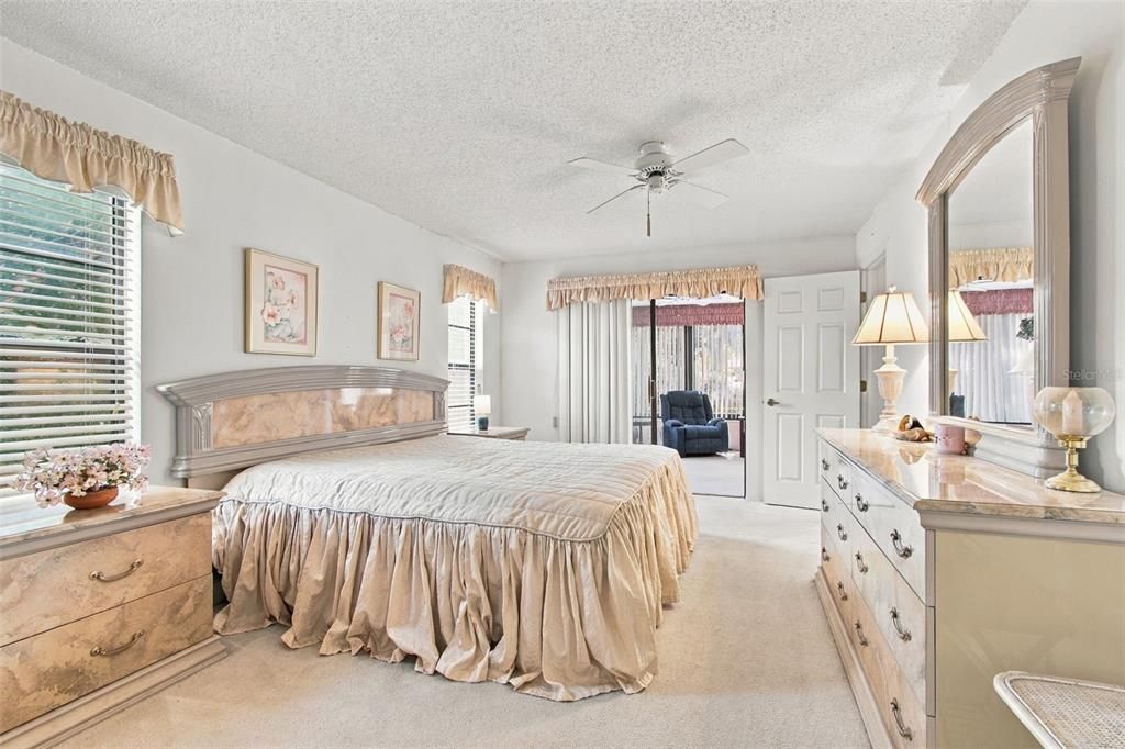 For Sale: $450,000 (2 beds, 2 baths, 1700 Square Feet)