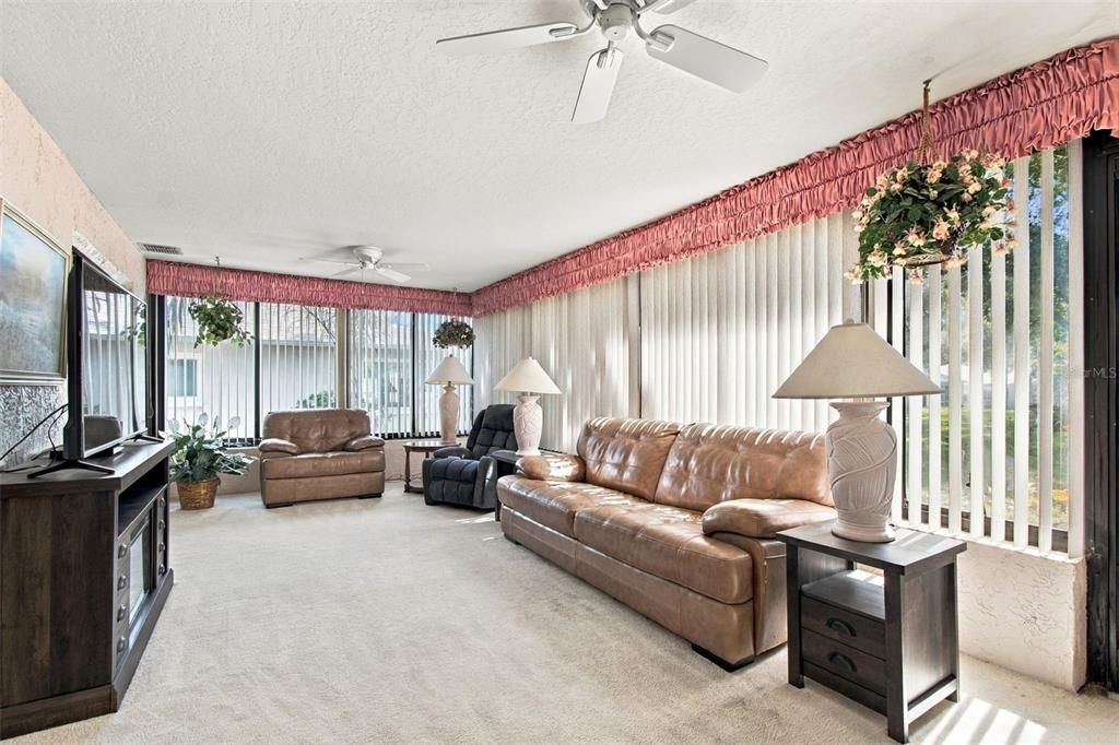 For Sale: $450,000 (2 beds, 2 baths, 1700 Square Feet)