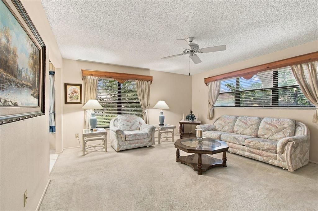 For Sale: $450,000 (2 beds, 2 baths, 1700 Square Feet)
