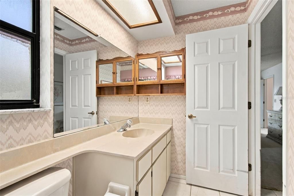 For Sale: $450,000 (2 beds, 2 baths, 1700 Square Feet)