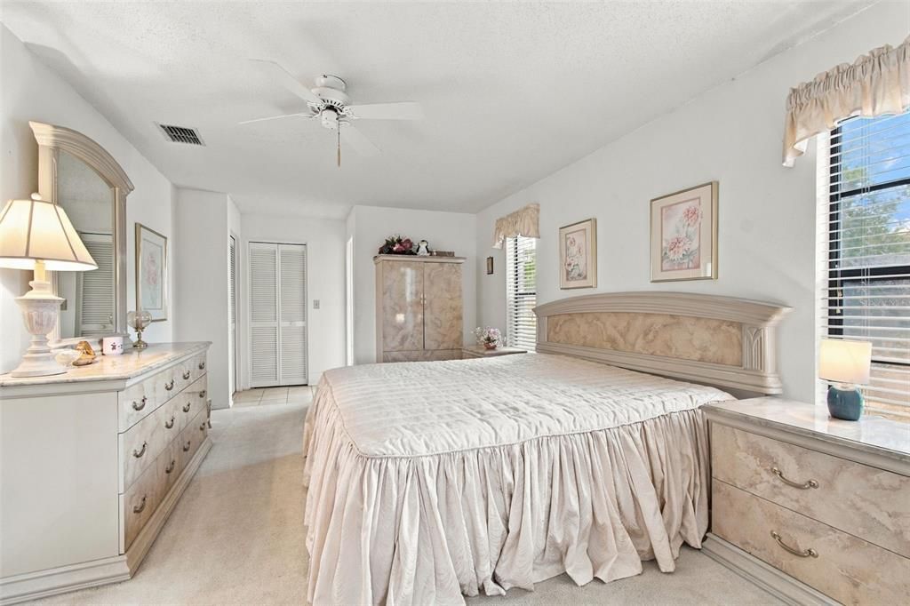 For Sale: $450,000 (2 beds, 2 baths, 1700 Square Feet)