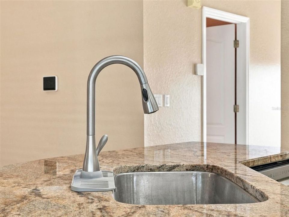 En Venta: $369,000 (3 camas, 2 baños, 1917 Pies cuadrados)