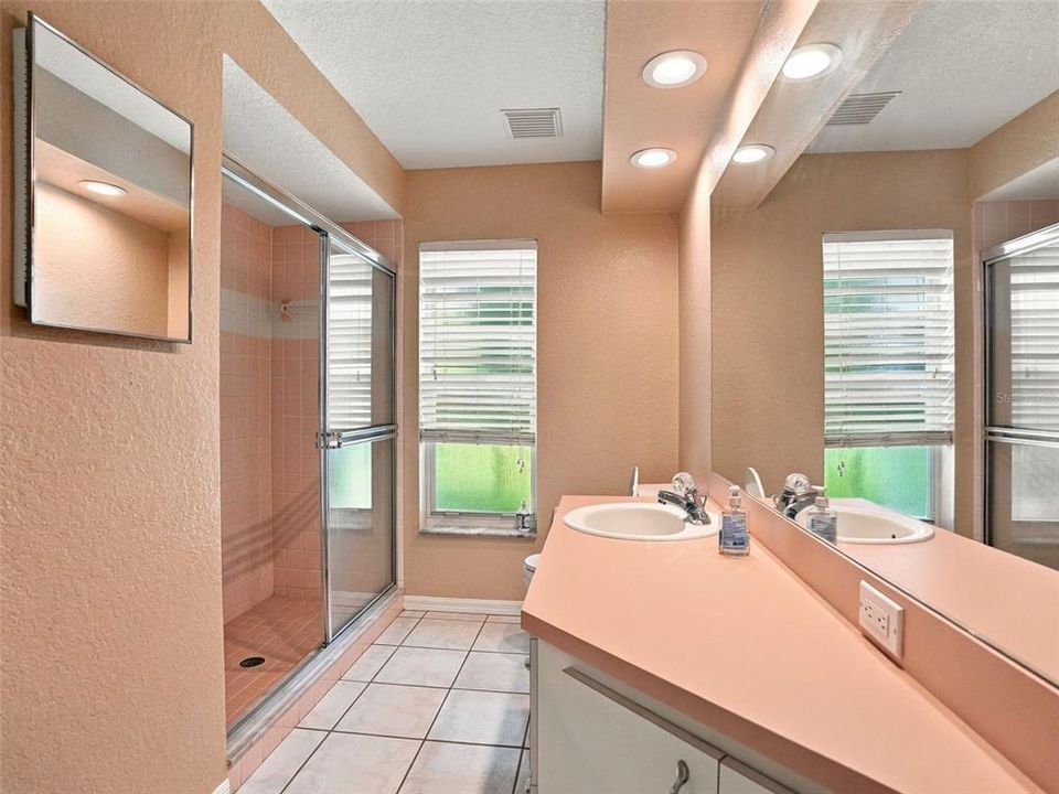 En Venta: $369,000 (3 camas, 2 baños, 1917 Pies cuadrados)