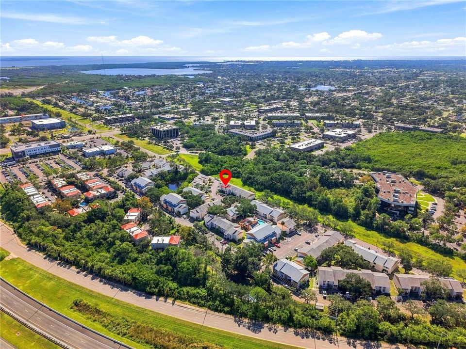 На продажу: $180,000 (2 спален, 2 ванн, 1090 Квадратных фут)