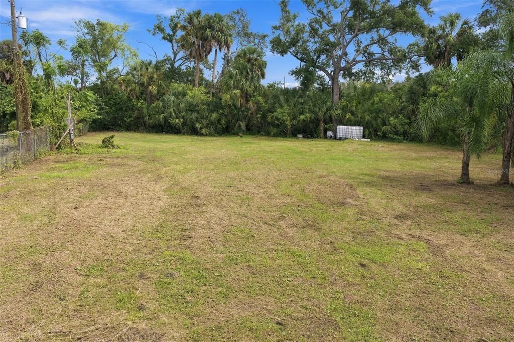 待售: $147,000 (0.36 acres)