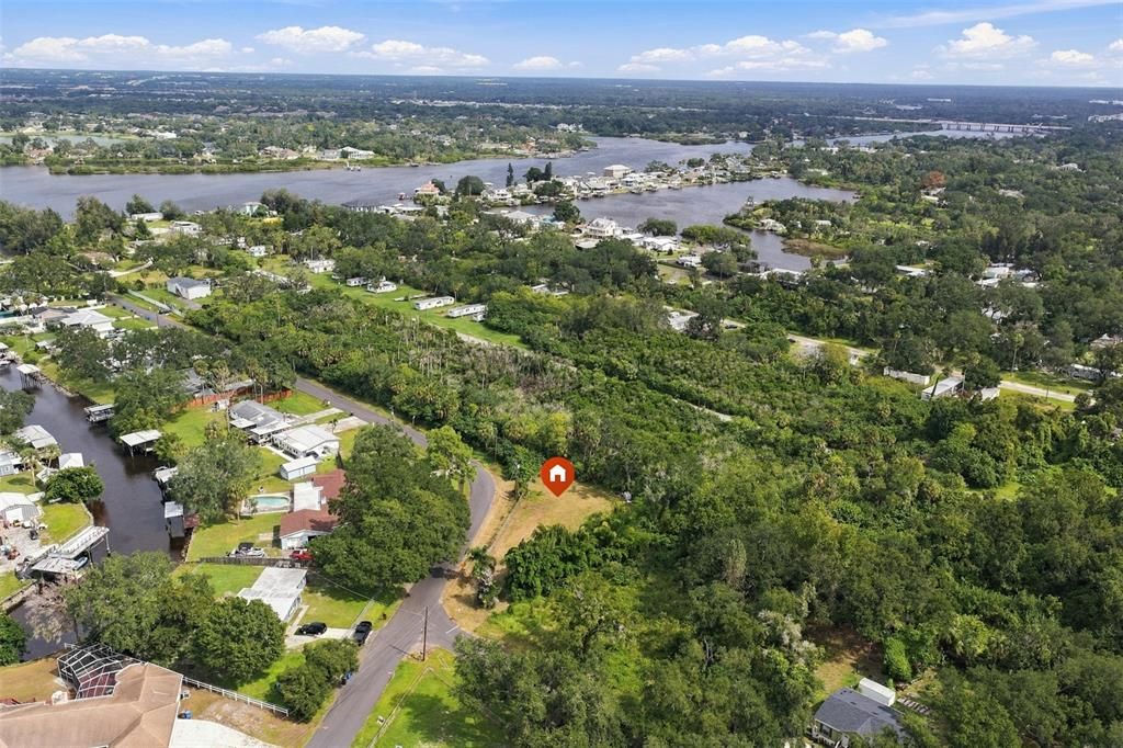 待售: $147,000 (0.36 acres)