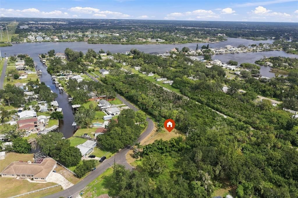 待售: $147,000 (0.36 acres)