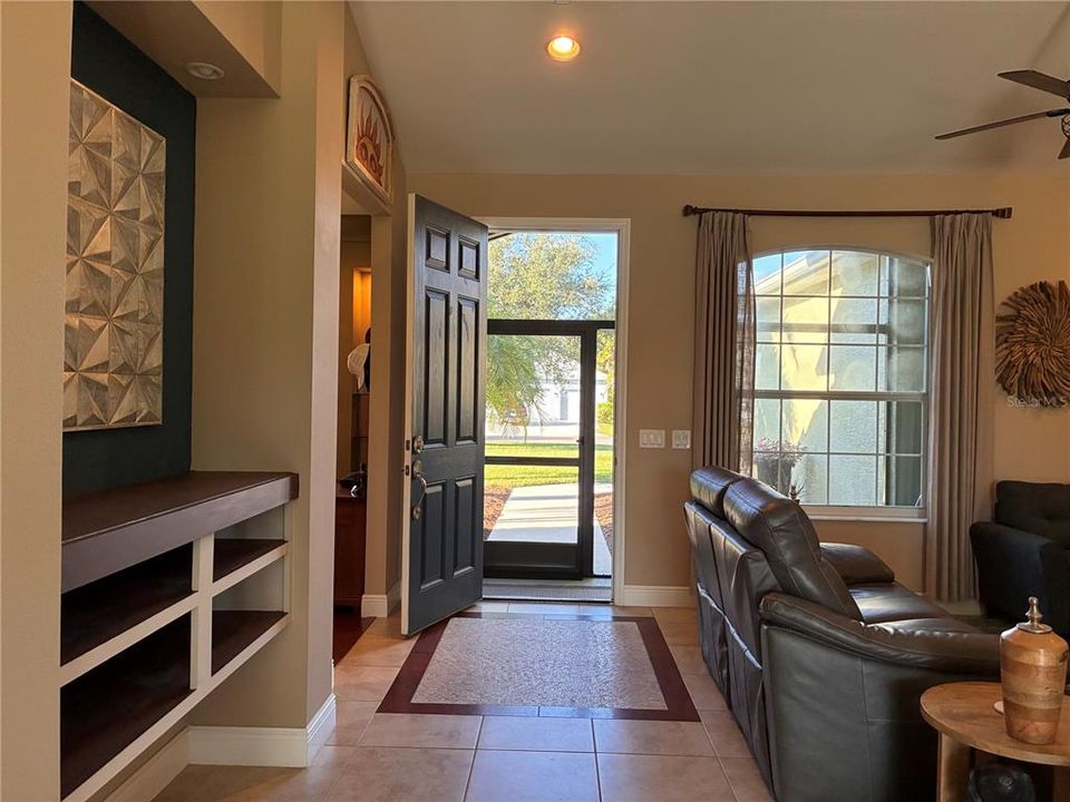 En Venta: $464,000 (2 camas, 2 baños, 1640 Pies cuadrados)