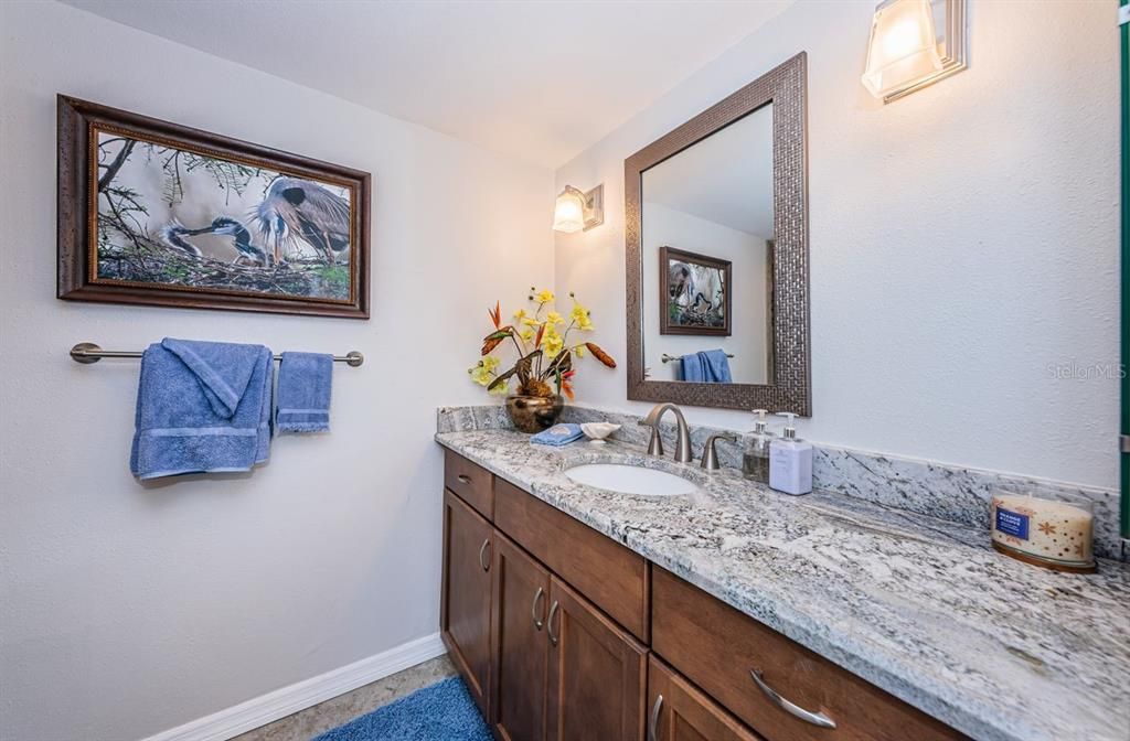 For Sale: $545,000 (2 beds, 2 baths, 1375 Square Feet)