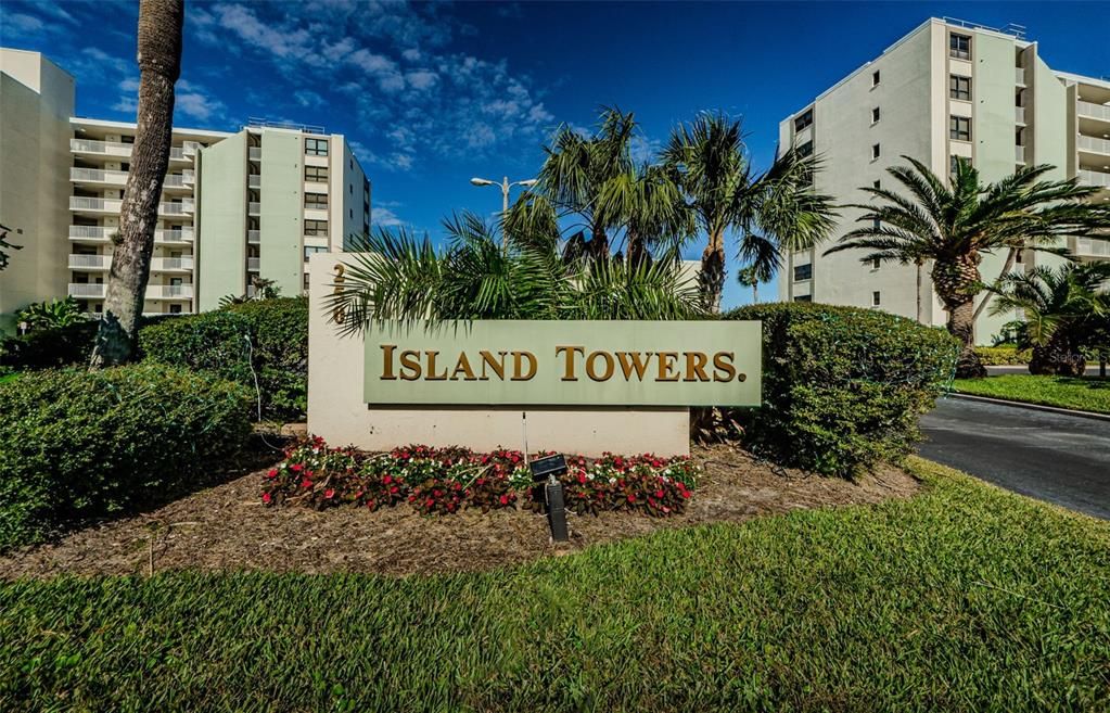 For Sale: $545,000 (2 beds, 2 baths, 1375 Square Feet)