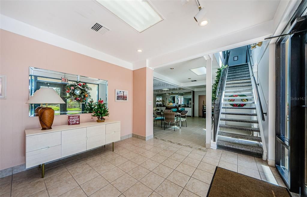 For Sale: $545,000 (2 beds, 2 baths, 1375 Square Feet)